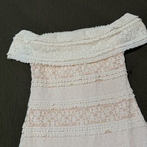 Elegant Off-Shoulder Lace Maxi Dress